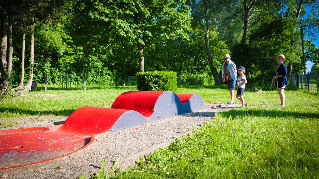Camping Des Loisirs Evron 호텔 외부 사진
